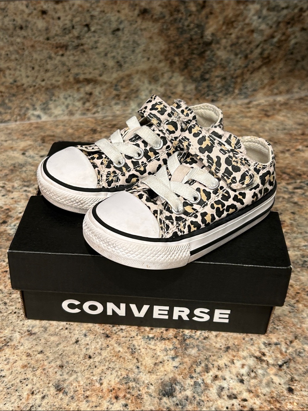 Converse infant size 5 Leopard Print shoes w/ box